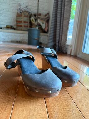 Womens Charcoal Gray Leather Clogs with Wood Platform & Brass Studs
